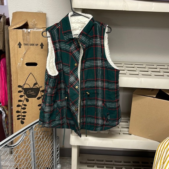 Maurice’s green vest - Picture 1 of 1